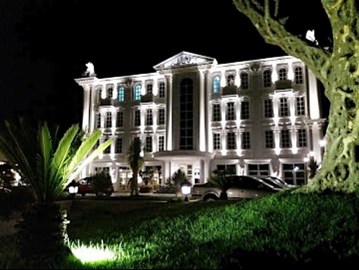Hotel Britania Kamez Buitenkant foto