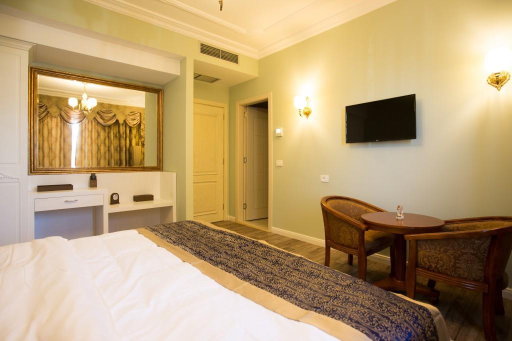 Hotel Britania Kamez Buitenkant foto