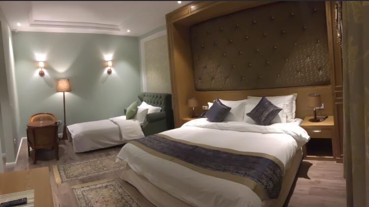 Hotel Britania Kamez Buitenkant foto